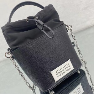 메종 마르지엘라 5AC 버킷백 블랙 3305