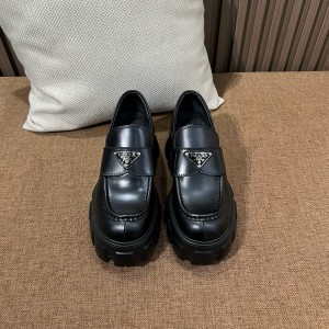프라다 로퍼 정품급