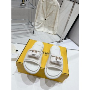 펜디 슬리퍼
