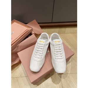 미우미우 스니커즈
