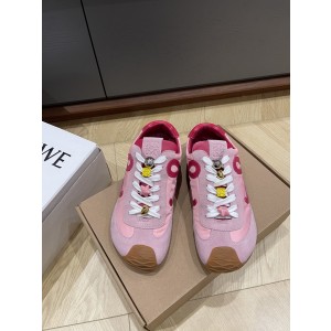 로에베 스니커즈