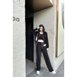 프라다  클래식 트레이닝
